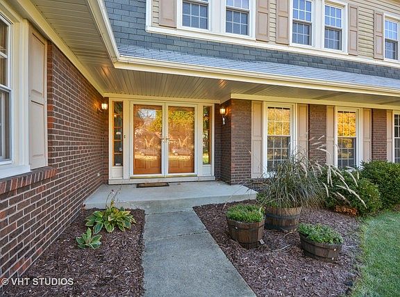 2nd image of 569 Carlisle Ct