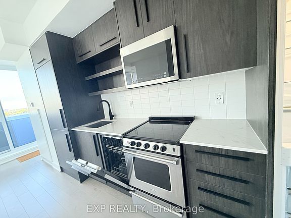 5th image of 560 Rideau St #701