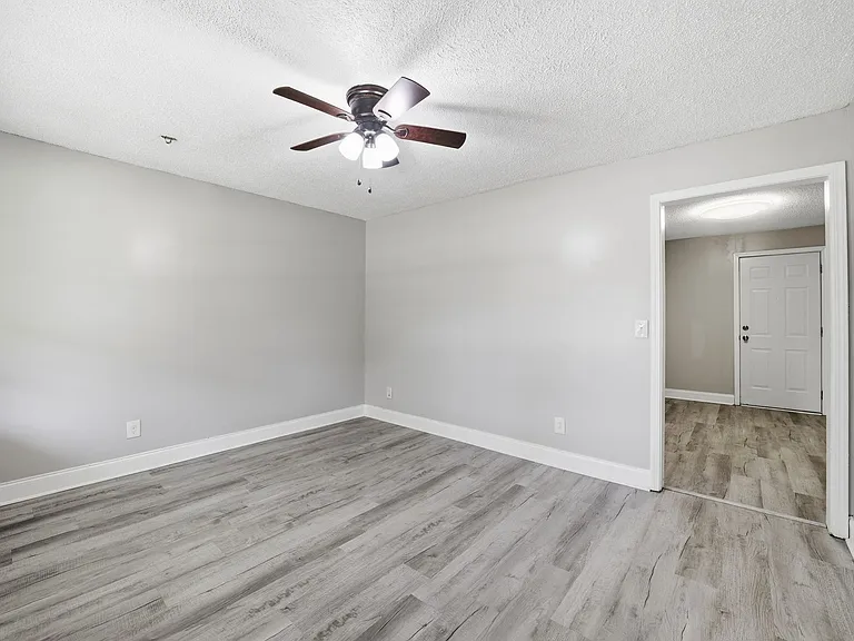 6112 Nazarene Rd — Photo 6