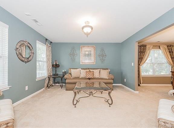 4th image of 109 Dutchmans Meadow Dr