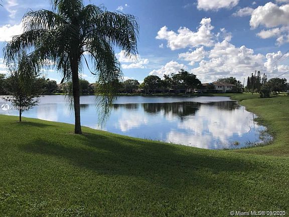 3rd image of 10621 NW 10th St #204