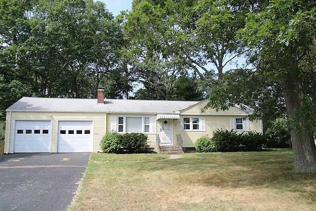 1st image of 11 Brookside Dr
