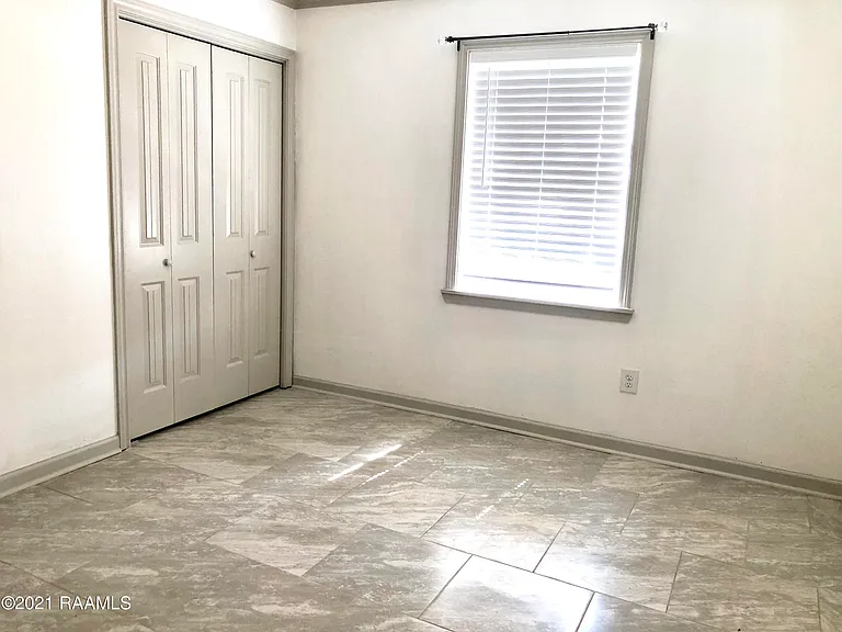 113 Charlene Dr — Photo 11