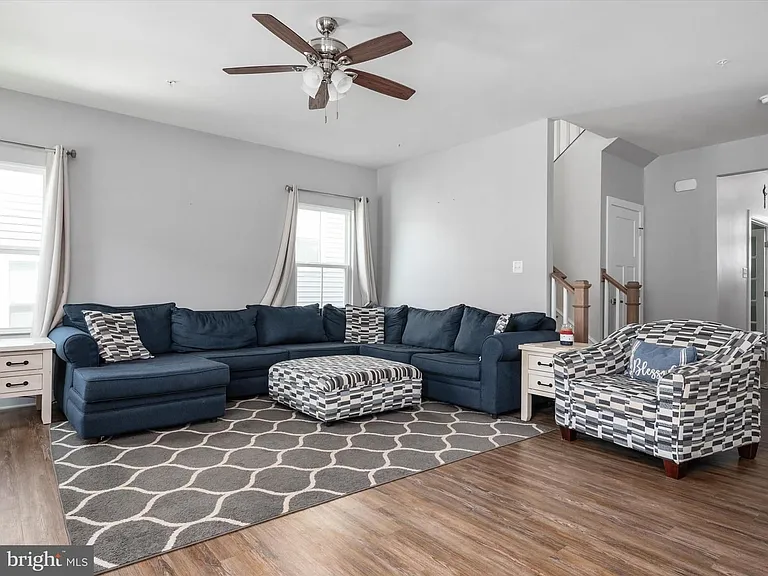 2307 Wadlow Ln — Photo 4