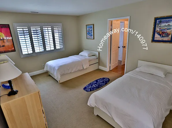 215 6th St, Huntington Beach, CA 92648