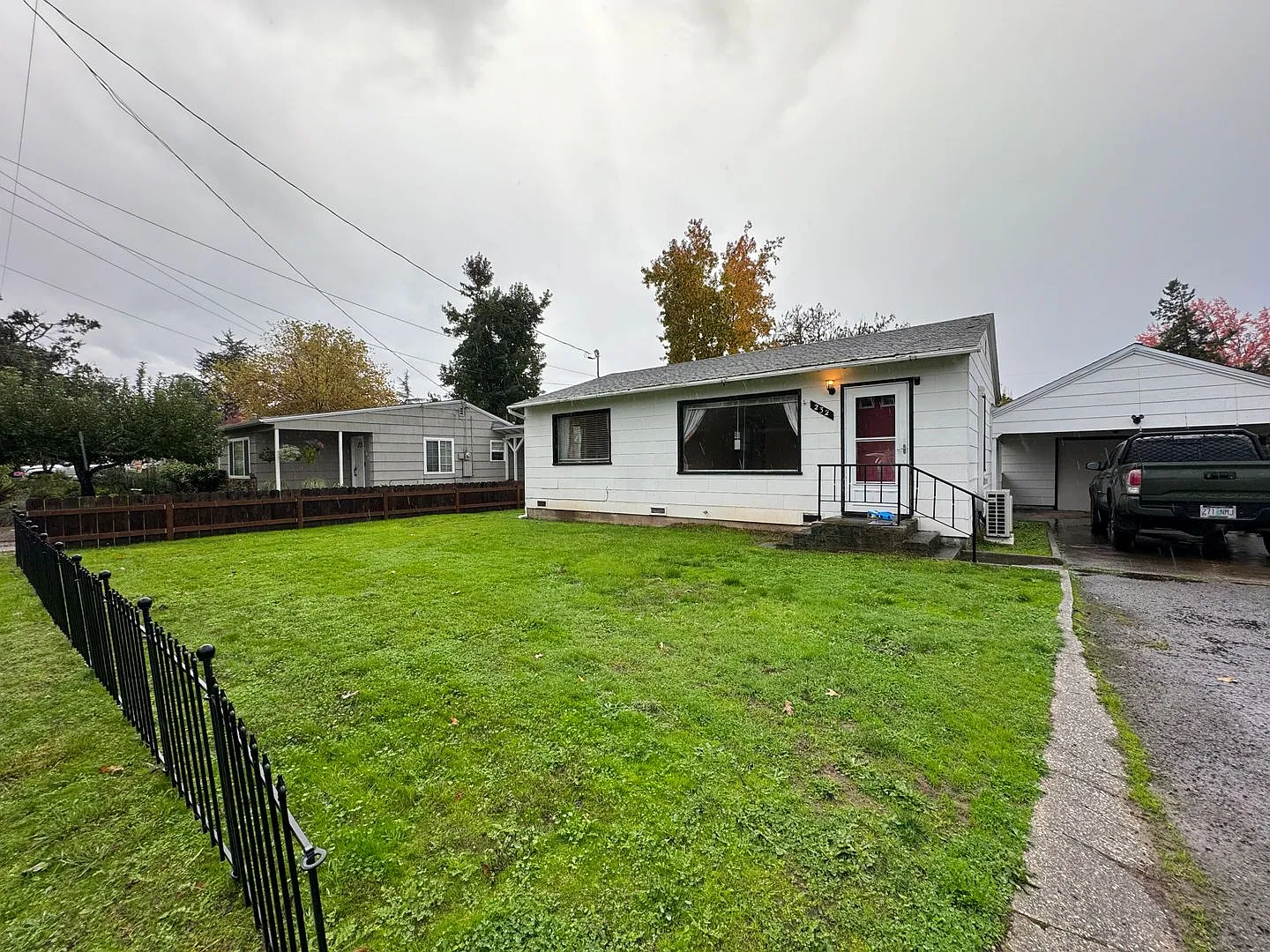 West Roseburg 2 Bedroom house — Photo 1