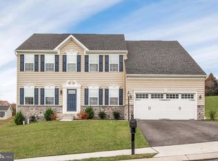 17 Bee Tree Cir, New Freedom, PA 17349