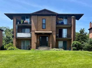 9S280 Nantucket Dr APT A, Darien, IL 60561