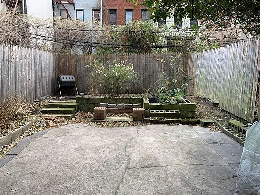 Rented by KA Realty Group Inc | media 8