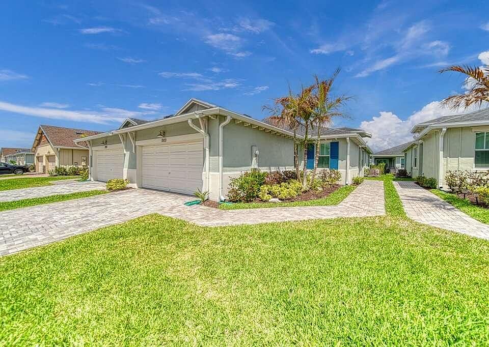 1st image of 1920 SE Crosswood Way