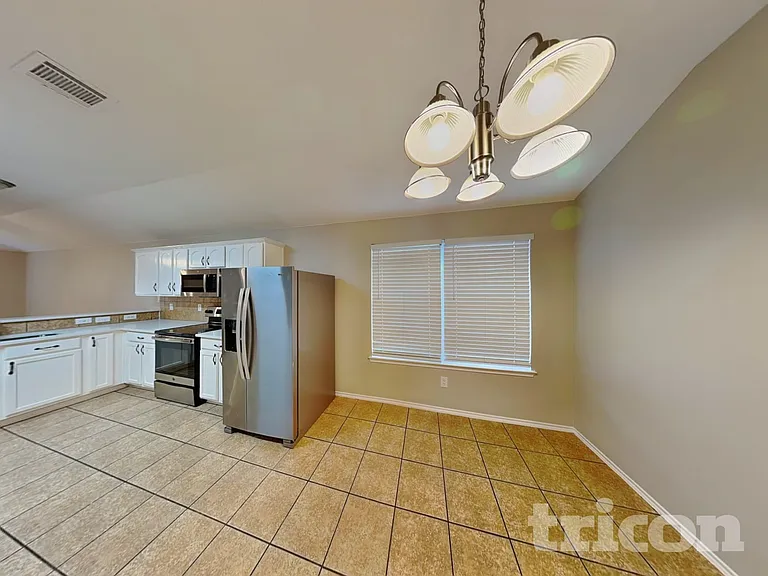 626 Chapman Dr — Photo 6