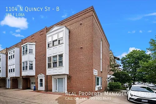 1104 N Quincy St #B Photo 1