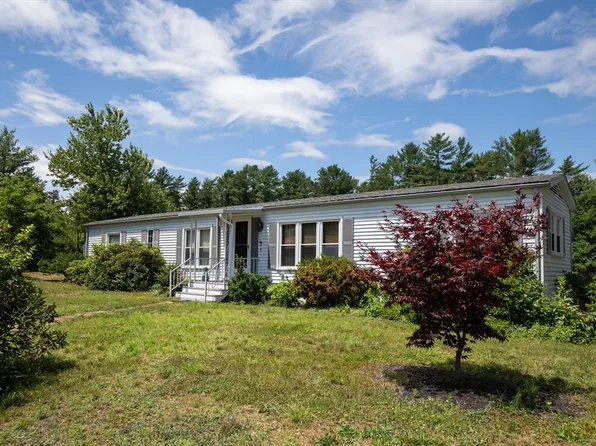 2 Roosevelt Rdg, Carver, MA 02330
