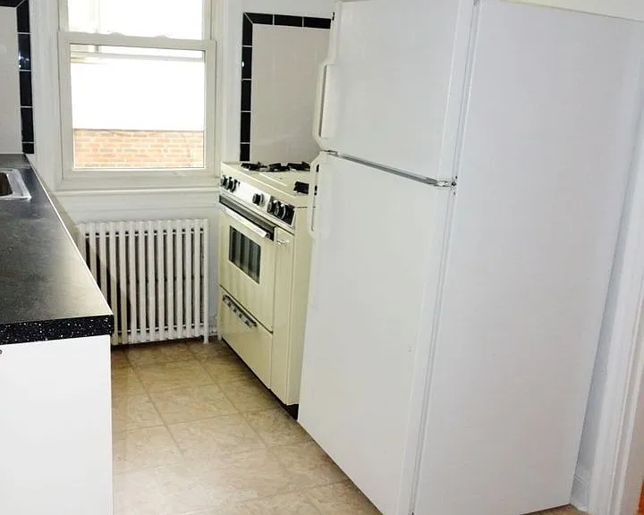 8206 Greenwood Ave — Photo 51