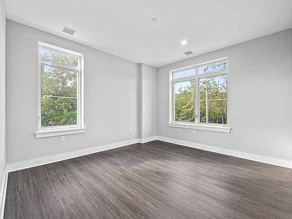 5th image of 100 Smith St #2A