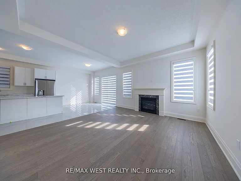 2215 Crystal Dr — Photo 8