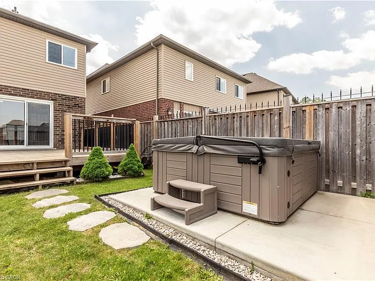 508 Netherwood Cres — Photo 39