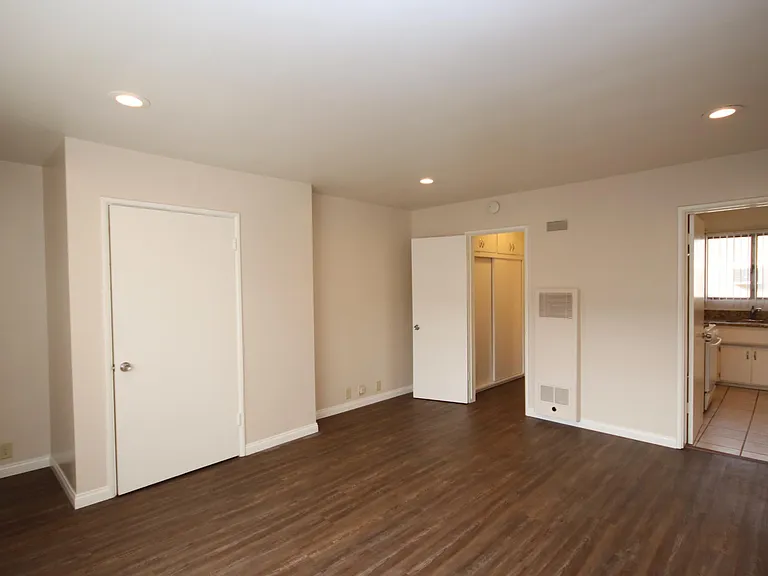 343 S Madison Ave #8 — Photo 7
