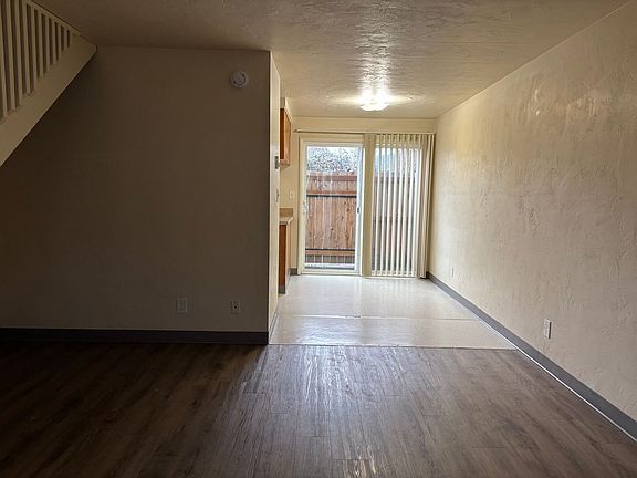 3rd image of 1140 Grant St APT 5