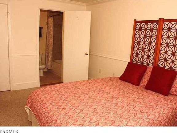 5th image of 909 E Westover Ave
