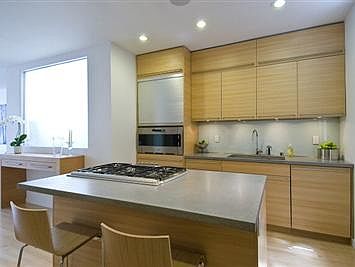 4th image of 365 Green St