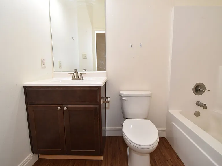 2408-2464 W Barnett Springs Ave — Photo 12