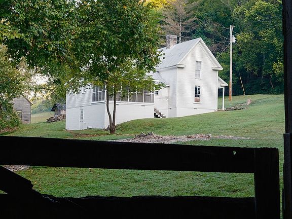 92nd image of 3685 Martin Ervin Rd