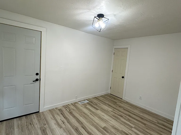 802 Henry St #804 — Photo 8
