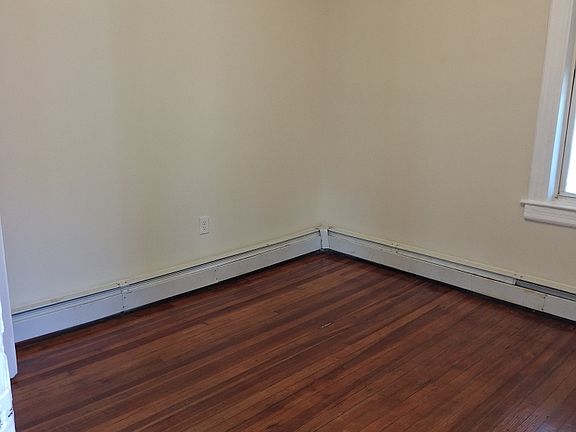 5th image of 113 Franklin Ave #3