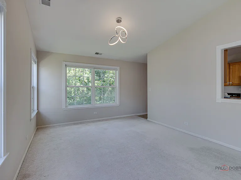 552 Saddlebrook Ln — Photo 11