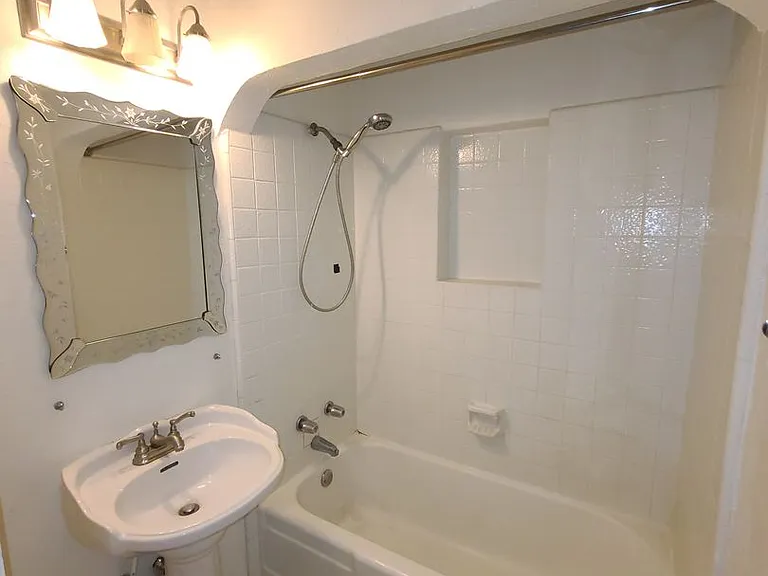 1407 W Glenrosa Ave — Photo 8