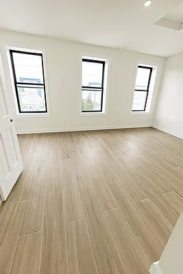 Rented by Outlive | media 4