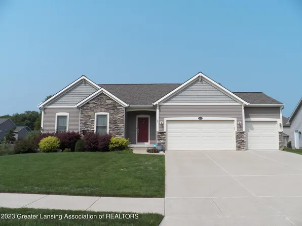 10821 Ireland Dr, Grand Ledge, MI 48837