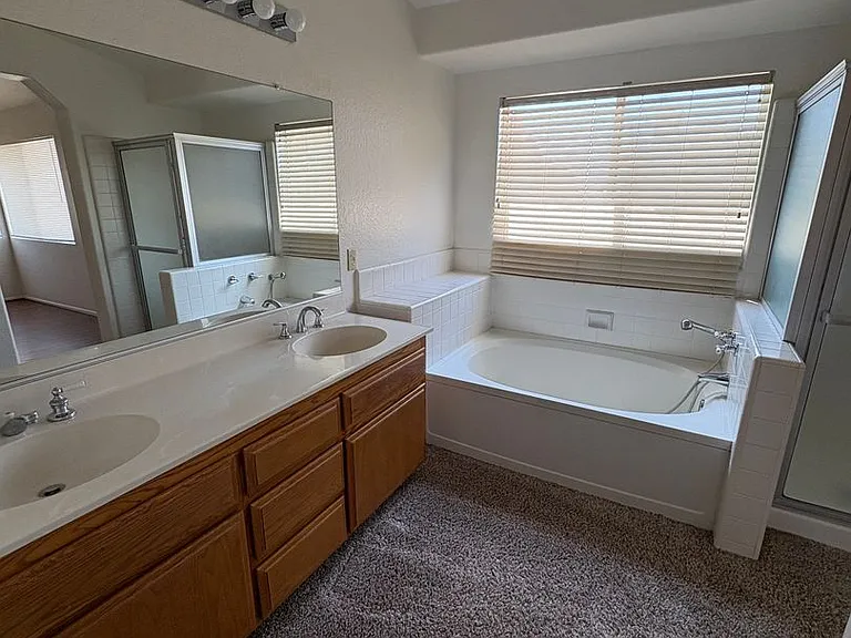 14333 La Crescenta Ave — Photo 22