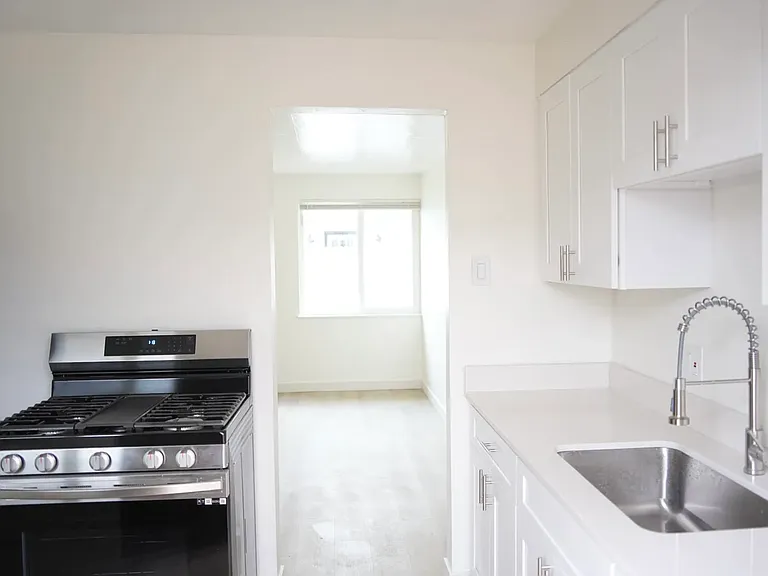 1149 Akron St #1 — Photo 9