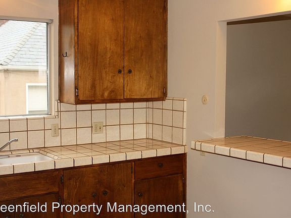 5th image of 605 S School St APT 1