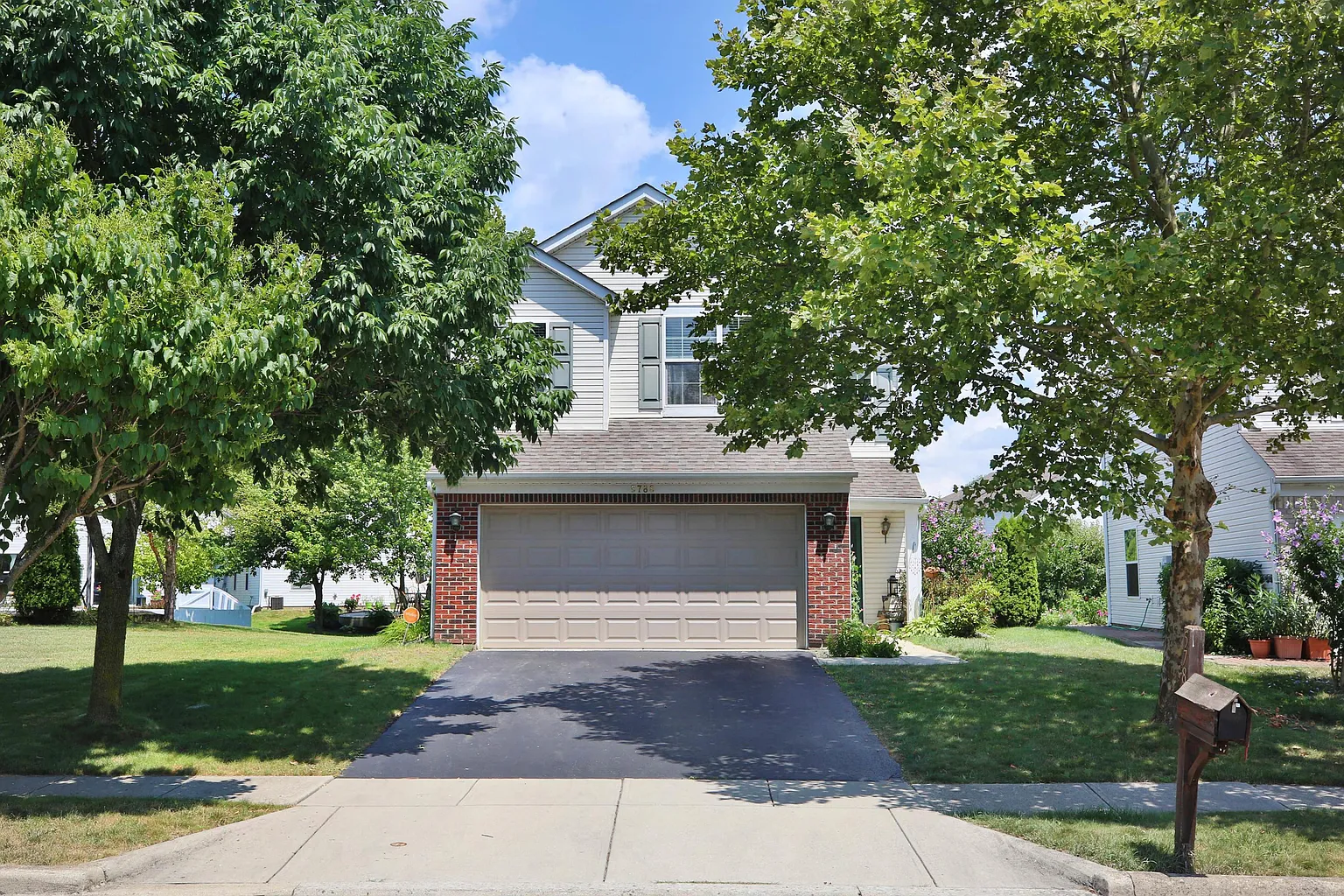 5788 Stonepath Dr photo 1