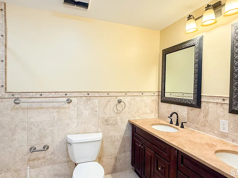 271 Seaside Ave #A — Photo 17