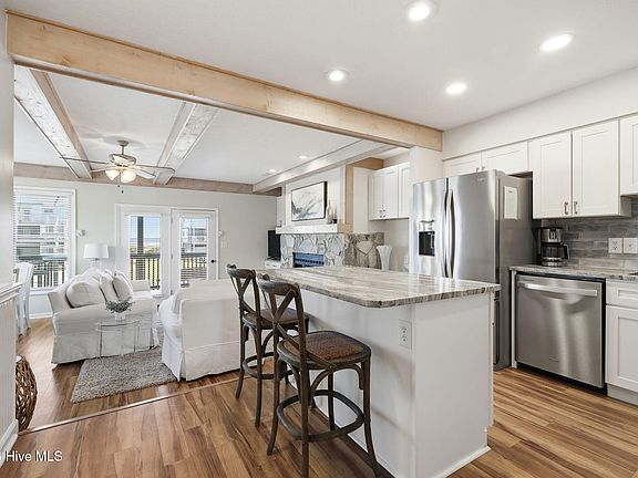 5th image of 2508 Ocean Drive #14a1