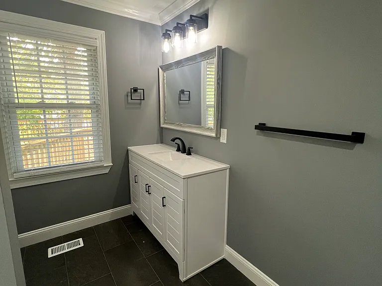 418 Clarendon Ave — Photo 15