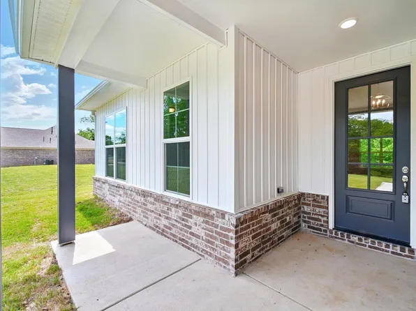 491 Garland Dr, Covington, TN 38019