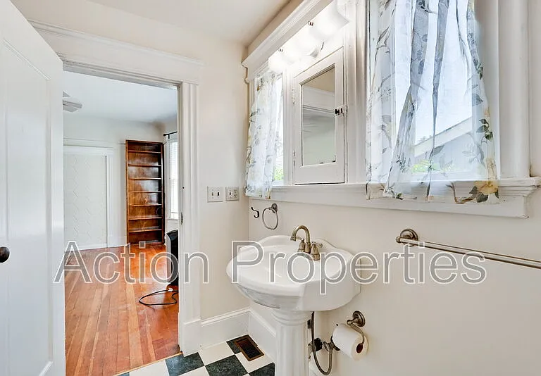 1610 California St #1 — Photo 14