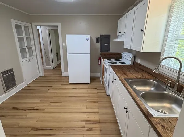 59 E Parsonage St, Mc Rae Helena, GA 31055