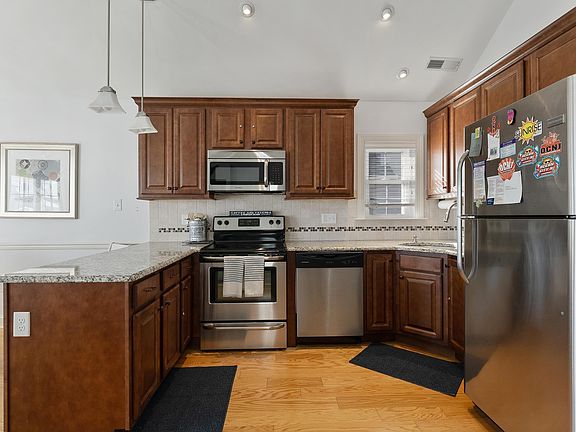 5th image of 3106 Asbury Ave #2