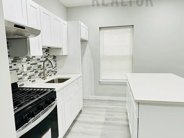 98 12th Ave #104 — Photo 3
