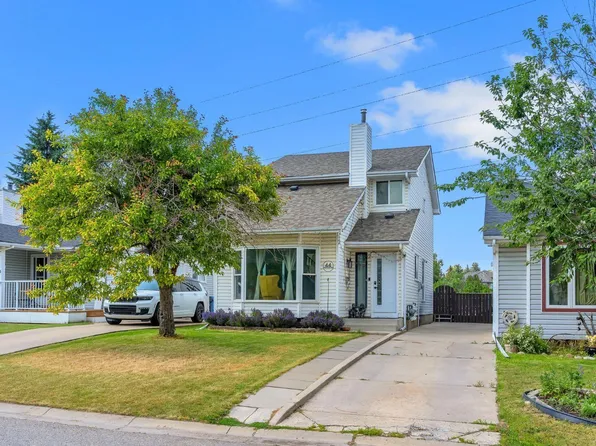 44 Strathclair Rise SW, Calgary, AB T3H 1G4
