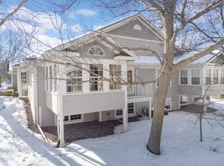 857 Ivy Ln, Eagan, MN 55123