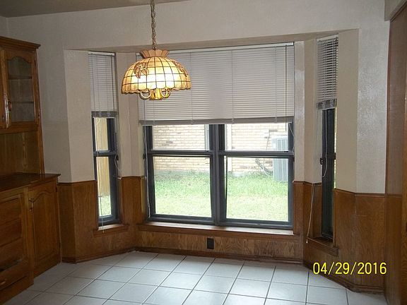 5th image of 940 Foxwood Dr