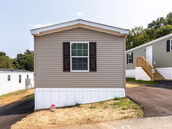 3rd image of 321 Beallsville Rd #7-B