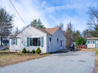 4 Tumbleweed Rd, Springfield, MA 01109